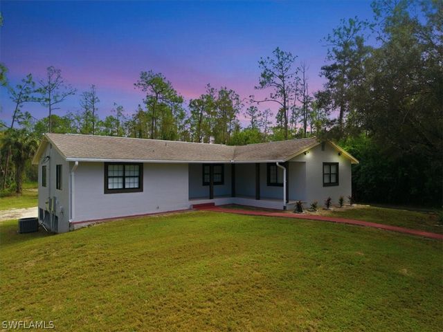 360 Desoto BLVD S, Naples, FL 34117