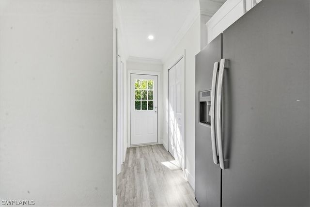 360 Desoto BLVD S, Naples, FL 34117