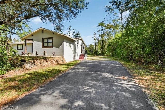 360 Desoto BLVD S, Naples, FL 34117