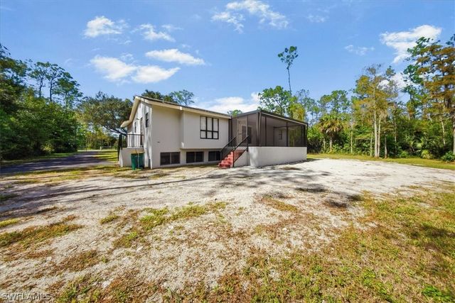 360 Desoto BLVD S, Naples, FL 34117