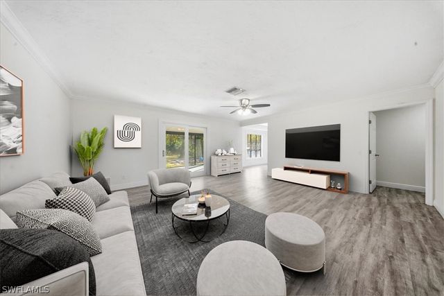 360 Desoto BLVD S, Naples, FL 34117