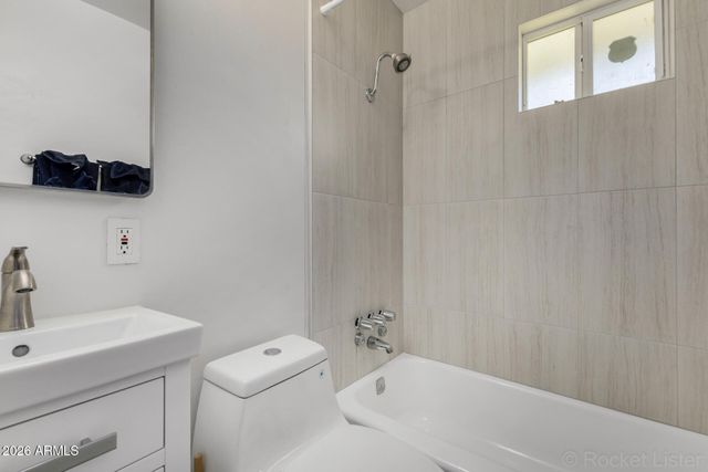 420 W EARLL Drive 1, Phoenix, AZ 85013