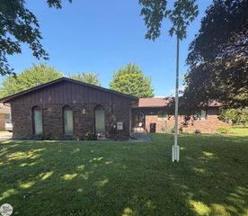 5374 Pointe Drive, East China, MI 48054