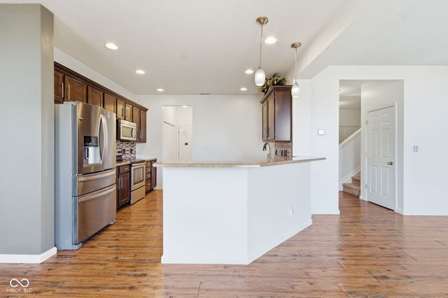 5760 White Pine Road, Whitestown, IN 46075