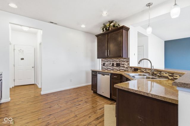 5760 White Pine Road, Whitestown, IN 46075