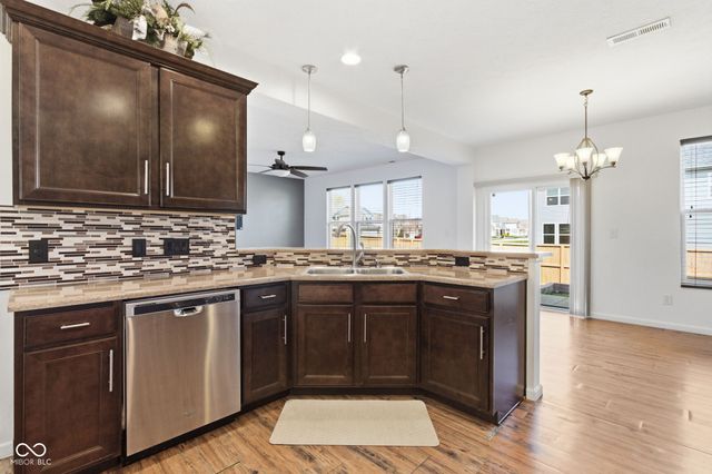 5760 White Pine Road, Whitestown, IN 46075