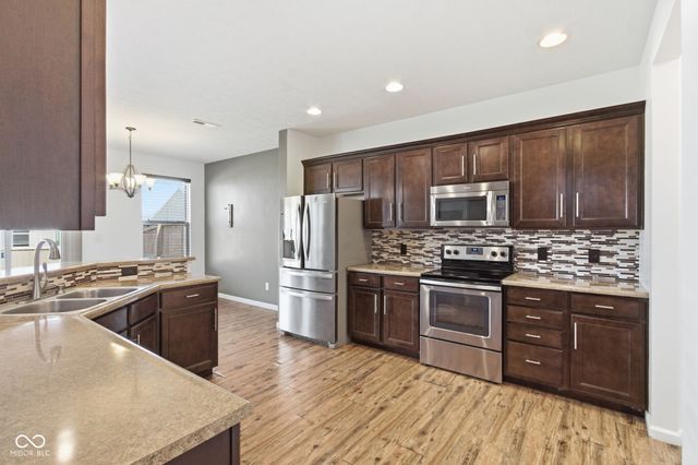 5760 White Pine Road, Whitestown, IN 46075