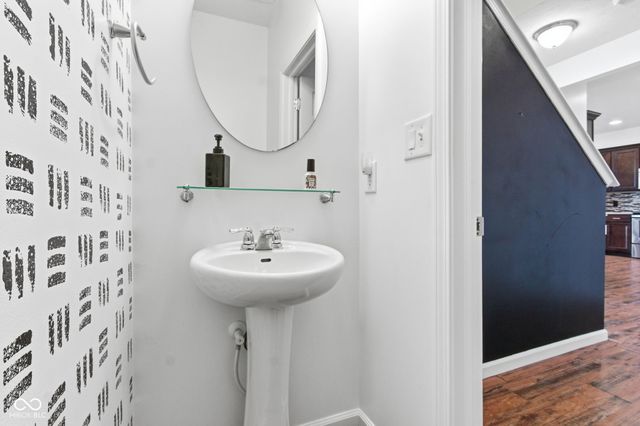 5760 White Pine Road, Whitestown, IN 46075