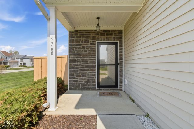 5760 White Pine Road, Whitestown, IN 46075