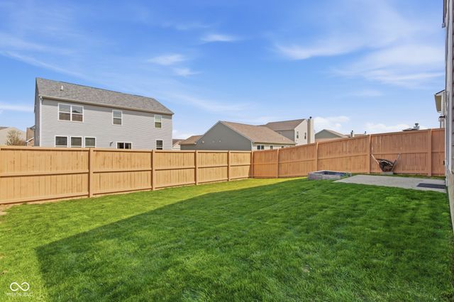 5760 White Pine Road, Whitestown, IN 46075