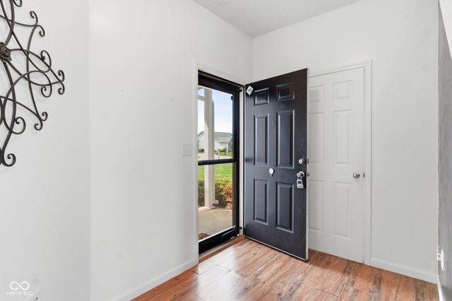 5760 White Pine Road, Whitestown, IN 46075