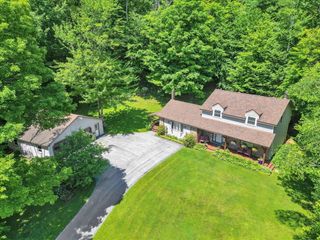 82 Button Road, St. Albans Town, VT 05478