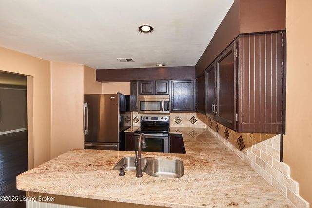 3624 Hurstbourne Ridge Blvd, Louisville, KY 40299