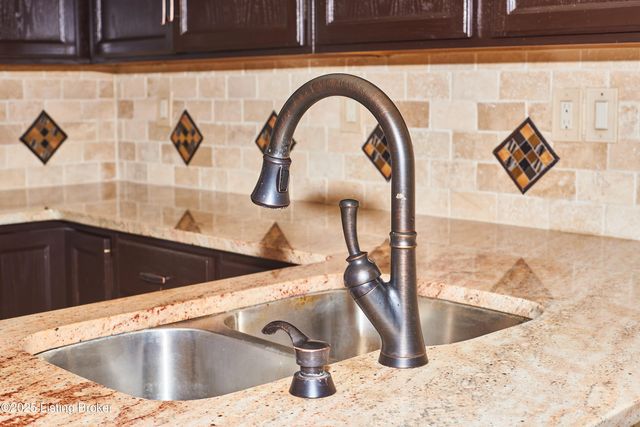 3624 Hurstbourne Ridge Blvd, Louisville, KY 40299