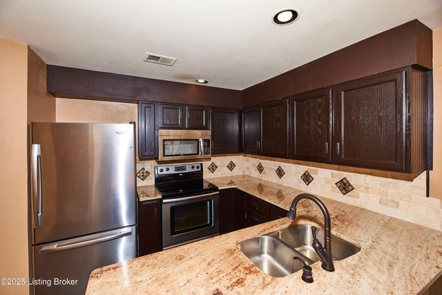 3624 Hurstbourne Ridge Blvd, Louisville, KY 40299