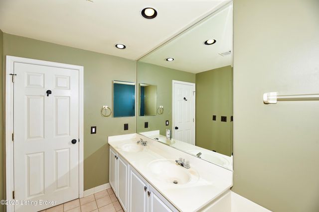 3624 Hurstbourne Ridge Blvd, Louisville, KY 40299