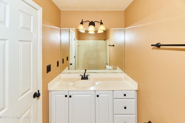 3624 Hurstbourne Ridge Blvd, Louisville, KY 40299