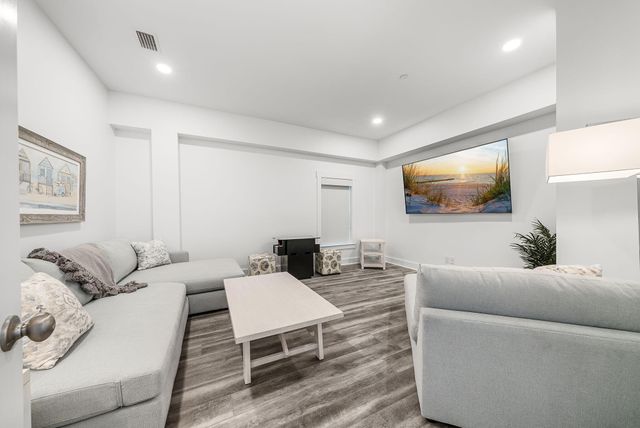 8711 Surf Drive, Panama City, FL 32408