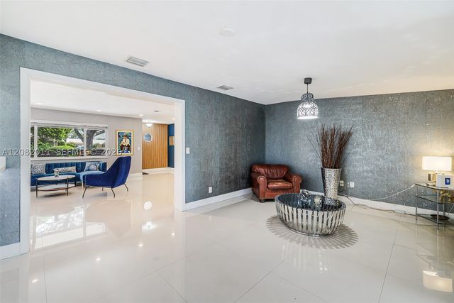 1718 NE 58th St, Fort Lauderdale, FL 33334