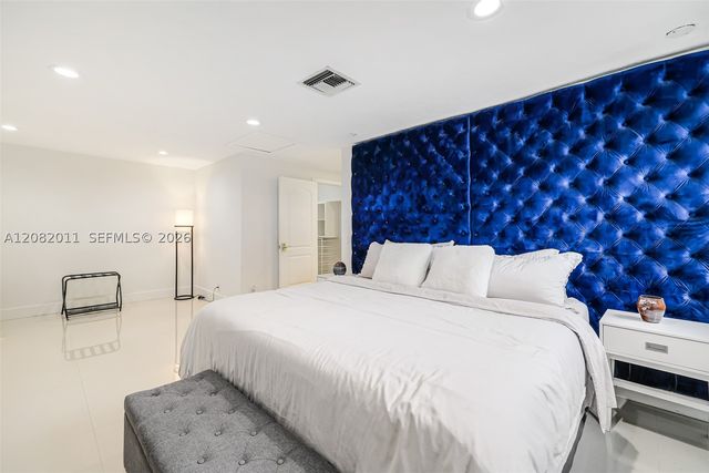 1718 NE 58th St, Fort Lauderdale, FL 33334