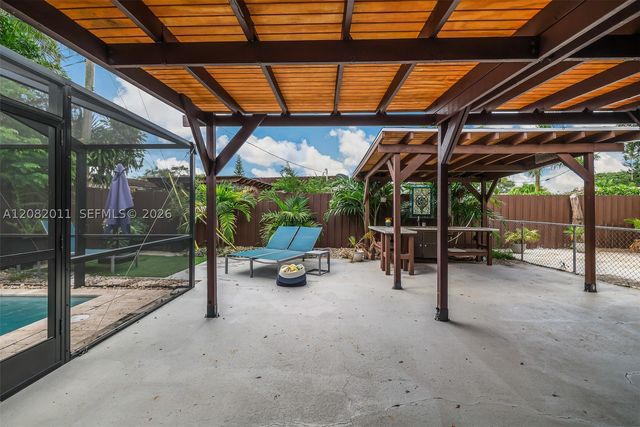 1718 NE 58th St, Fort Lauderdale, FL 33334