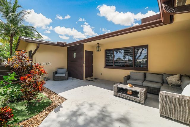 1718 NE 58th St, Fort Lauderdale, FL 33334