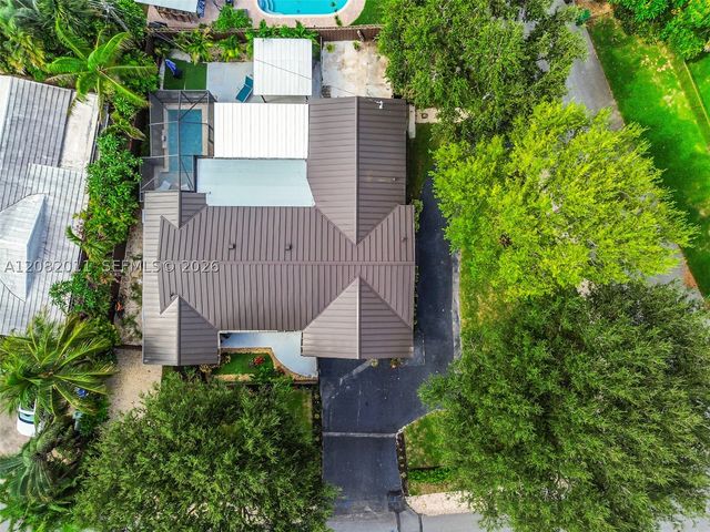 1718 NE 58th St, Fort Lauderdale, FL 33334