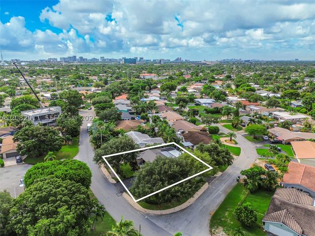 1718 NE 58th St, Fort Lauderdale, FL 33334