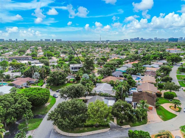 1718 NE 58th St, Fort Lauderdale, FL 33334