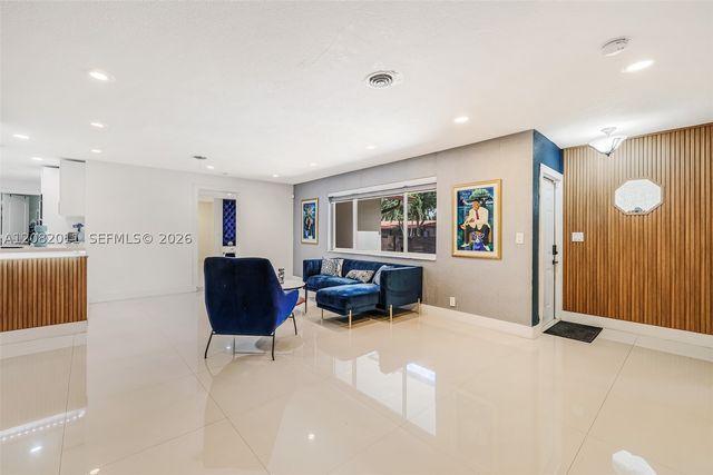 1718 NE 58th St, Fort Lauderdale, FL 33334