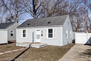 555 E Mahan Avenue, Hazel Park, MI 48030