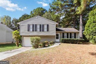 6925 CAINWOOD Drive, Atlanta, GA 30349