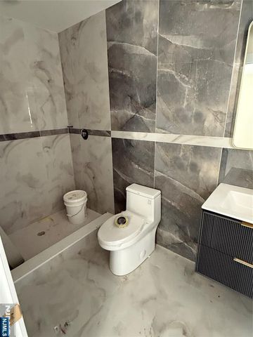 45 Lincoln Avenue, Cliffside Park, NJ 07010