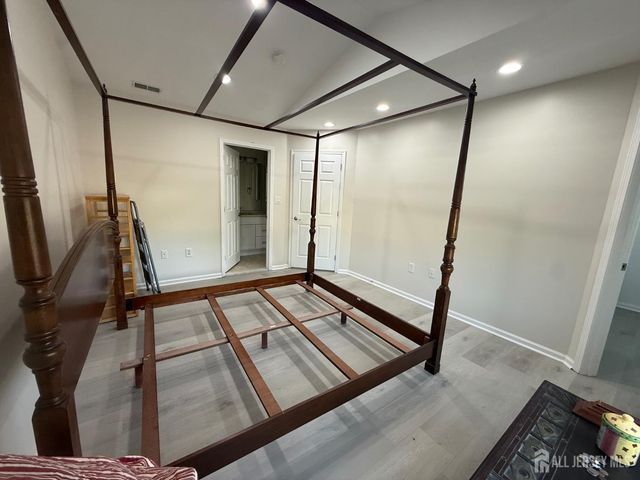 1 Boehm Drive, Sayreville, NJ 08859