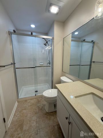 1 Boehm Drive, Sayreville, NJ 08859