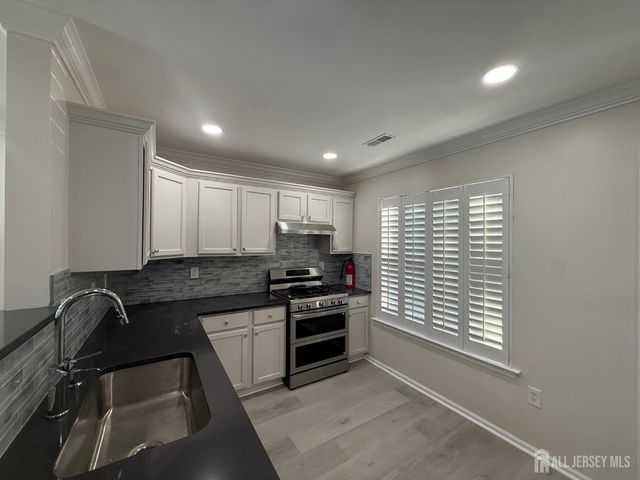 1 Boehm Drive, Sayreville, NJ 08859