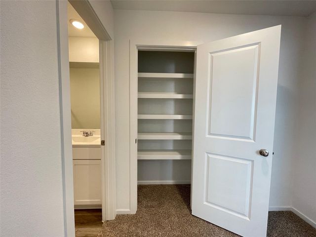 923 Moon Drop Lane, North Houston, TX 77090