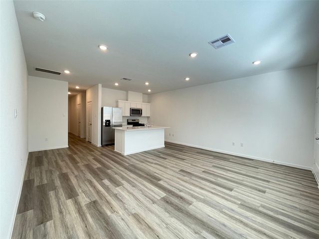 923 Moon Drop Lane, North Houston, TX 77090