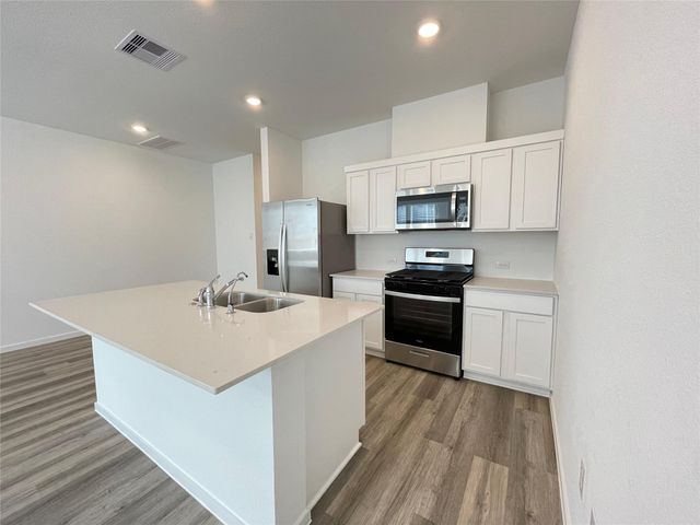 923 Moon Drop Lane, North Houston, TX 77090