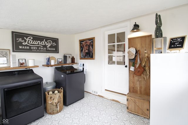 35 W Pray Street, Monrovia, IN 46157