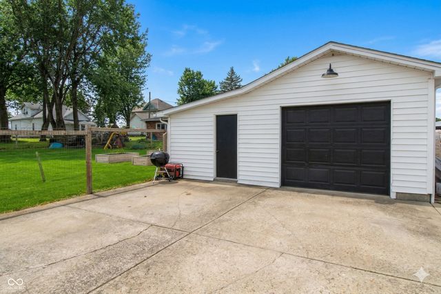 35 W Pray Street, Monrovia, IN 46157