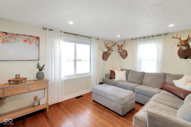 35 W Pray Street, Monrovia, IN 46157