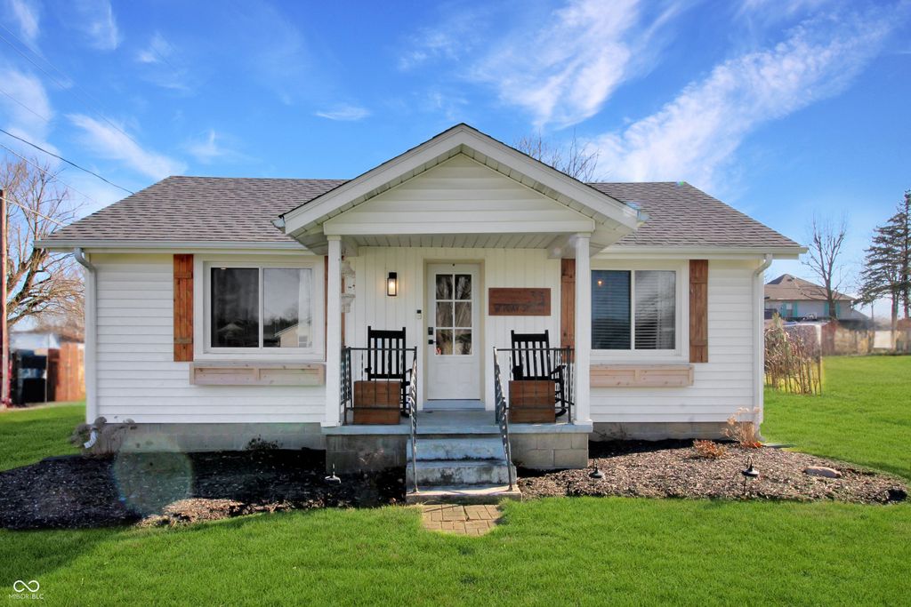 35 W Pray Street, Monrovia, IN 46157