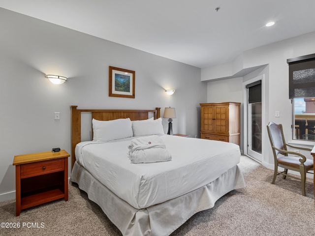 3720 N Sundial Court C105, Park City, UT 84098