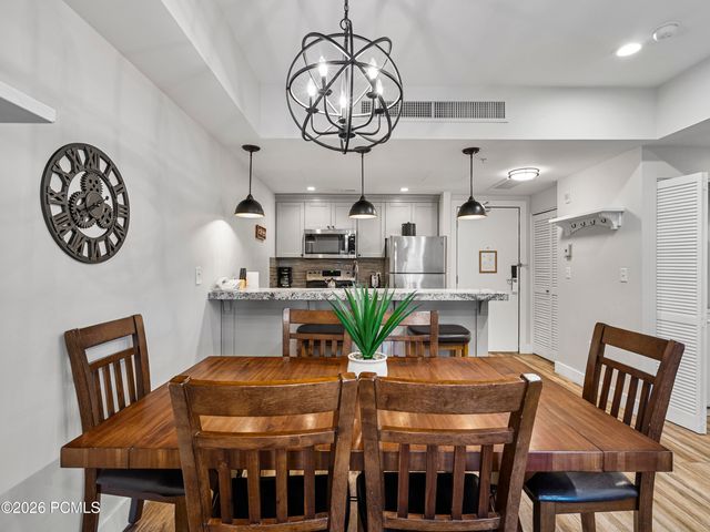 3720 N Sundial Court C105, Park City, UT 84098