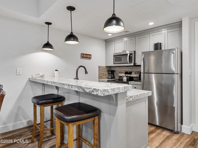 3720 N Sundial Court C105, Park City, UT 84098