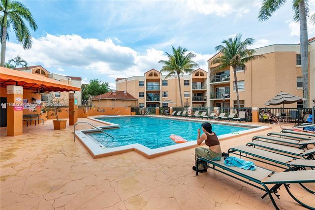 6292 NW 186th St 214, Hialeah, FL 33015