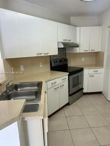 6292 NW 186th St 214, Hialeah, FL 33015