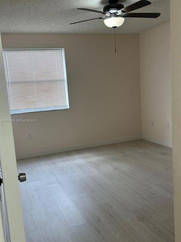 6292 NW 186th St 214, Hialeah, FL 33015