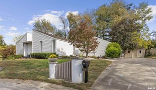 18 OAKWOOD Drive, Springfield, IL 62711